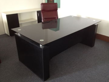 家具廠展廳換季,辦公臺(tái) 文員臺(tái) 會(huì)議臺(tái) 書柜 半價(jià)拋售 需自行安排車 文體辦公用品 powered discuz