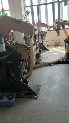 刀尖對刀尖,但凡失誤一點(diǎn)都得停機(jī)一個。準(zhǔn)